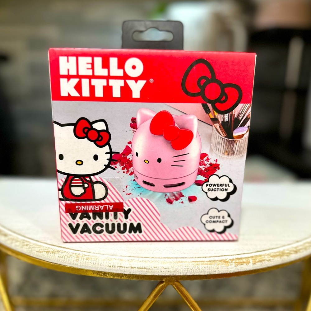 Hello Kitty pink vanity mini vacuum - New & Sealed